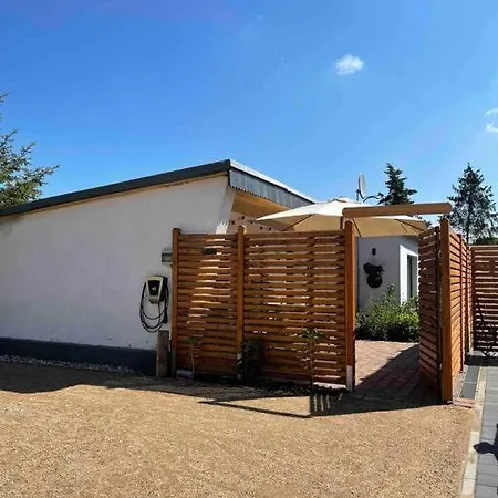 Kleiner Gemuetlicher Bungalow In Havelnaehe Brandenburg an der Havel Exterior foto